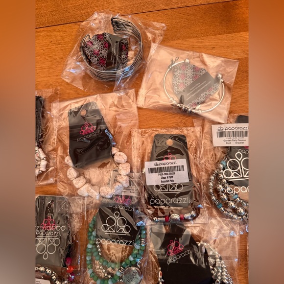 🆕 Paparazzi Bracelets - Lot Of 21 - Picture 8 of 10